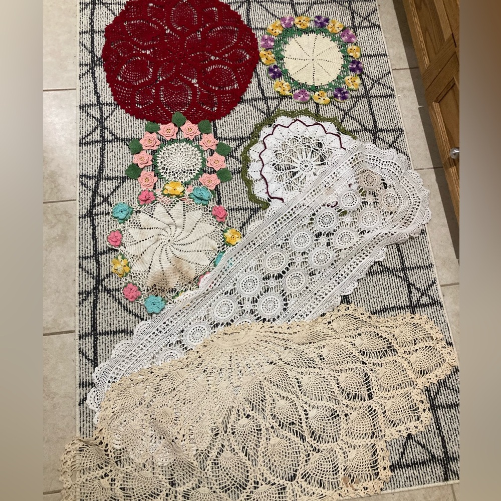 7 colorful  handmade Crochet Doilies Set.  **3 with stains*** read ad
